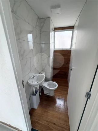 Imagem Casa em Condomínio à venda com 2 quartos em Jardim Petrópolis, Cotia - SP