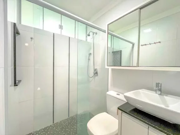 Imagem Apartamento mobiliado frente mar com 3 dormitórios sendo 3 suítes em Balneário Camboriú/SC