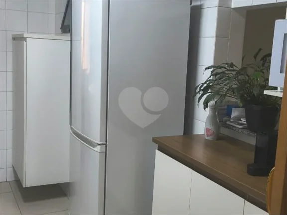 Imagem Apartamento à venda com 3 quartos, sendo 1 suíte, no condomínio Portal Dos Bandeirantes, São Paulo - SP
