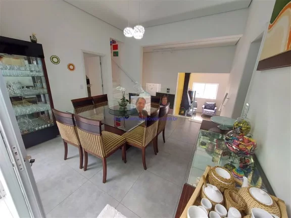 Imagem Aluga-se ou Vende-se Linda Casa 3 Suítes/1 Master no Cond. Vila Verde