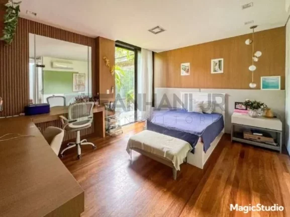 Imagem Casa dos sonhos no coração do Jardim América! Com uma área de 772m², esta casa totalmente reformada e mobiliada oferece conforto, luxo e modernidade