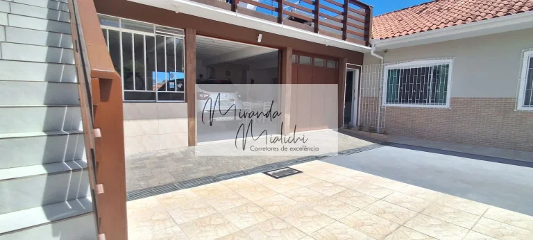 Imagem Encantadora Casa 4 Quartos em Biguaçu