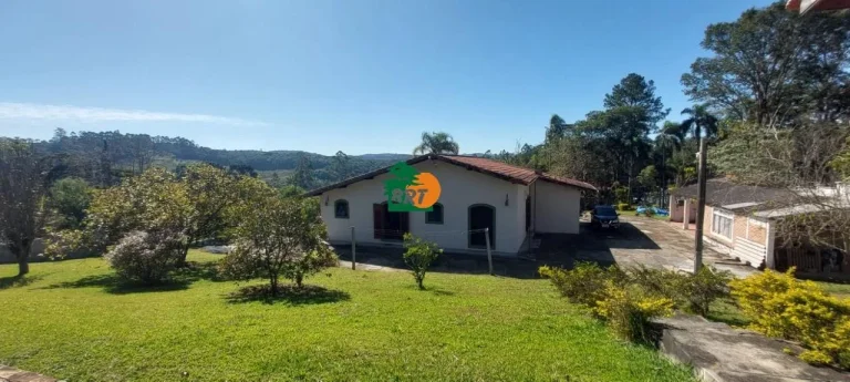 Imagem Chácara para Venda em São Roque, Pavão (canguera), 4 dormitórios, 1 suíte, 1 banheiro