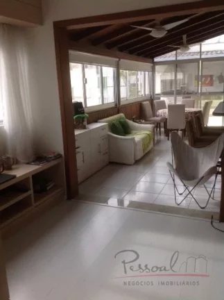 Imagem Cobertura plana, muito espaçosa, posição solar norte. Sala de tv, ampla sala de estar/jantar, ár...
