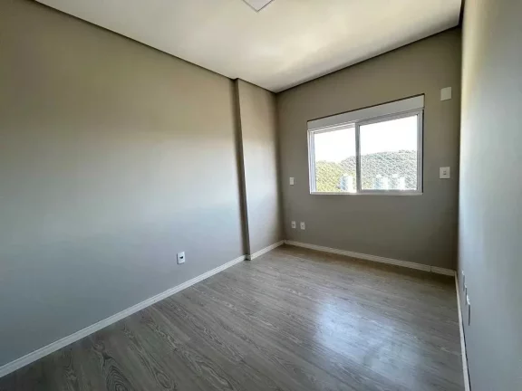 Imagem Apartamento com 3 dormitórios sendo 1 suíte e 2 vagas de garagem - Bairro Fazenda Itajaí/SC