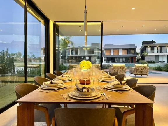Imagem Casa em Condominio 5 Dormitórios - Bairro Centro