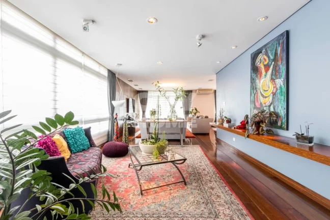 Imagem Ótimo apartamento com 225m² no Jardim Paulista rico em iluminação natural e muito arejado. Livin...