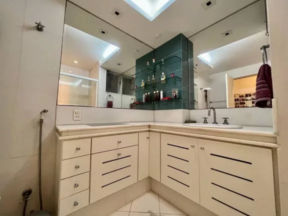 Imagem Apartamento com 4 Quartos à Venda, 240 m² em Leblon - Rio De Janeiro