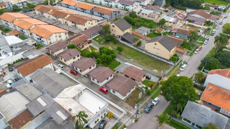 Imagem Terreno no Ecoville, com projeto para prédio em andamento.