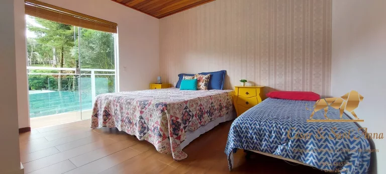 Imagem Casa com 03 suítes e 450m² no Alto da Boa Vista em Campos do Jordão.