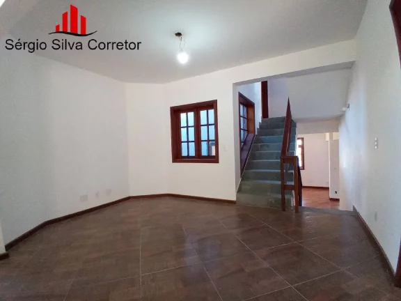 Imagem Casa a venda com 03 Dormitórios em Condomínio Fechado por 950.000,00.