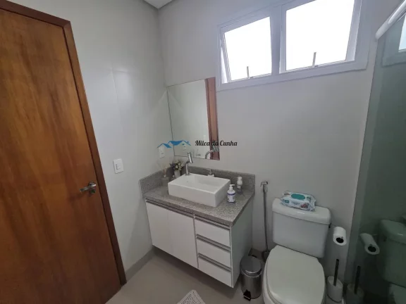 Imagem Linda Casa à Venda, com 4 dormitórios, 2 suítes, com 249m² com jardim, com 4 vagas, Vila Gilda, Santo André