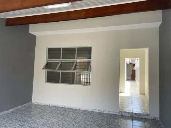 Imagem Casa à venda em Sorocaba-SP, Jardim Guaíba: 2 quartos, 1 sala, 1 banheiro, 2 vagas, 109m². Venha conferir!