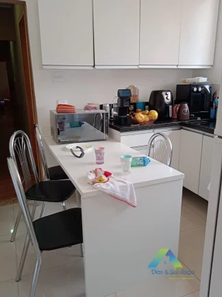 Imagem CASA COM 2 DORMITÓRIOS, COM CASAS NO FUNDO NO METRO PRAÇA DA ARVORE !!