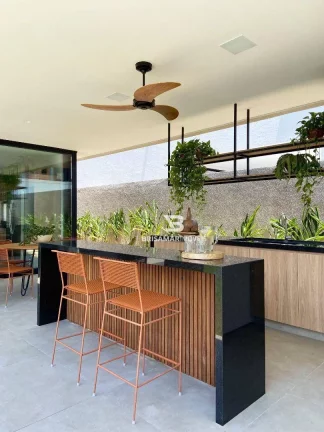 Imagem CASA DE ALTO PADRÃO EM CONDOMÍNIO PRIVILEGIADO NO GUARUJÁ – 5 SUÍTES, ÁREA GOURMET E BEACH HOUSE