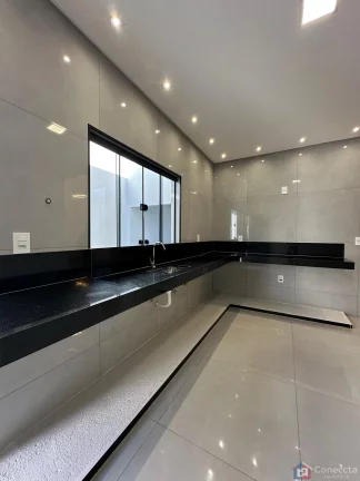Imagem Casa à Venda no Afonso Queiroz em Patos de Minas – 3 Quartos, Suíte, Churrasqueira e Segurança