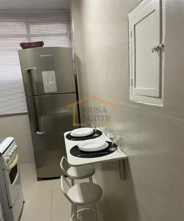 Imagem Apartamento reformado, 1 dormitório, com armários, sala ampla, cozinha com armários, banheiro, se...