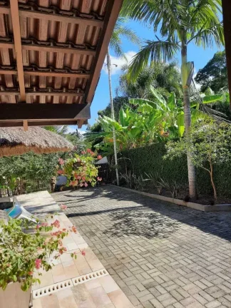 Imagem Casa de alto padrão mobiliada com 3 dormitórios sendo 1 suíte e 5 vagas de garagem em Penha