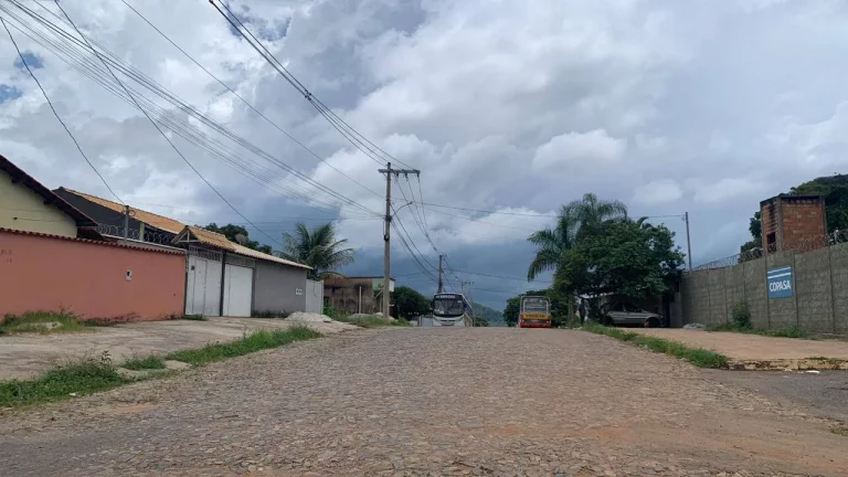 Imagem COM ÃREA DE 360MÂ²
ÃGUA E LUZ
TERRENO CERCADO
ÃTIMA TOPOGRAFIA
COM ESCRITURA E REGISTRO
VIZINHANÃ...
