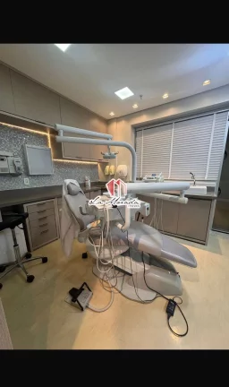 Imagem SALA CRISTAL TOWER, Locação, 42 m², 1 vaga, Sala vazia! sem móveis!