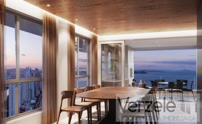 Imagem Apartamento 4 ou + dormitórios para Venda em Balneário Camboriú / SC no bairro Centro