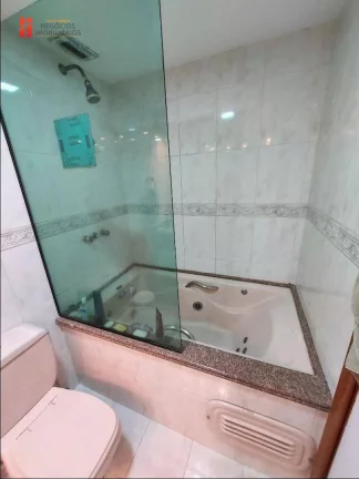 Imagem APARTAMENTO a poucos passos da PRAIA de 2 quartos + DCE à venda na Barra da Tijuca/RJ