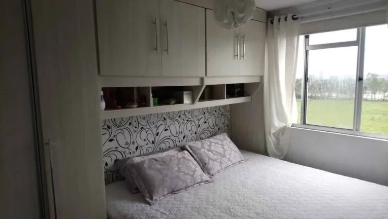 Imagem Apartamento Com 2 Quartos No Ganchinho - R$200 mil