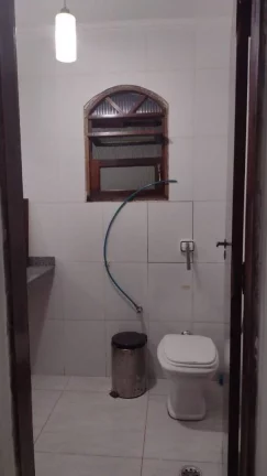 Imagem Sobrado com 3 dormitórios para alugar, 290 m² por R$ 3.300/mês - Parque Gerassi - Santo André/SP