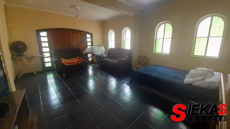 Imagem Imperdível: Casa à venda na zona Leste de São Paulo, com 3 quartos, 1 suíte e 6 vagas de garagem!