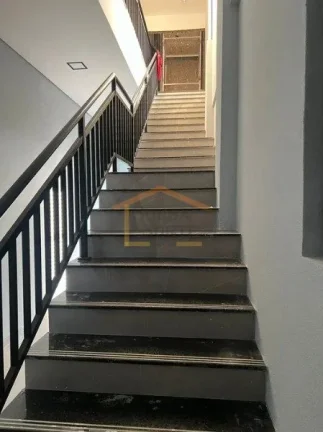 Imagem Apto 2 dormitórios, sala, cozinha, banheiro, área de serviço, sem vaga. 37m².
Acabamento alto pa...