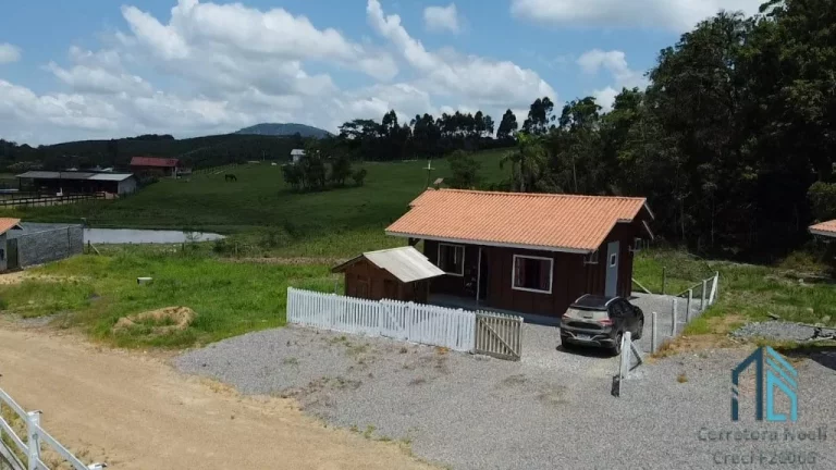Imagem Sítio/Chácara (Estuda permuta) a venda com casa em Balneário Piçarras SC
