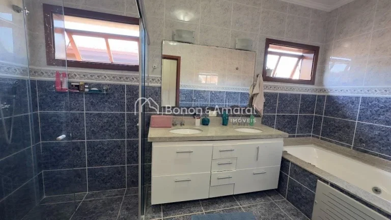 Imagem Casa em condomínio à venda na cidade de Valinhos