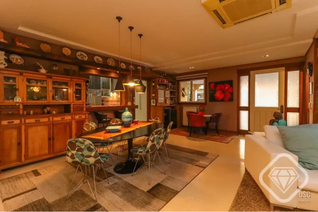 Imagem Casa mobiliada de alto padrão em condomínio exclusivo na Tristeza

Uma residência impecável no c...