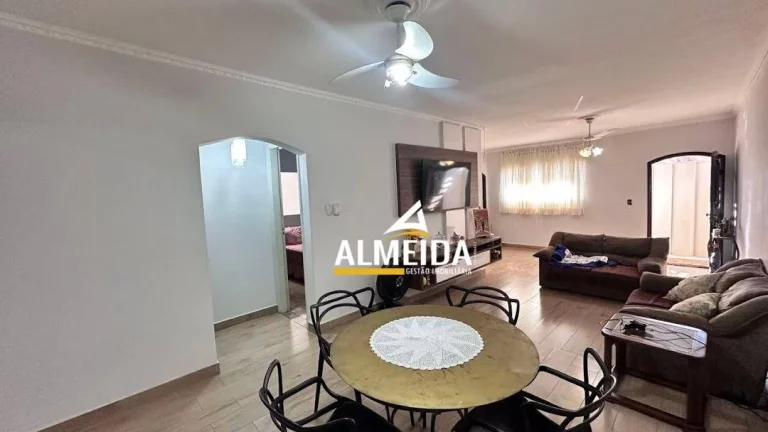 Imagem Casa com 3 dormitórios à venda, 200 m² por R$ 600.000,00 - Parque Universitário - Rio Claro/SP