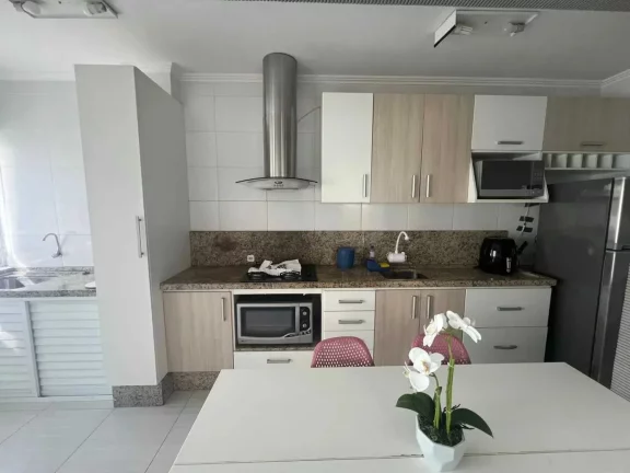 Imagem Apartamento Mobiliado com 1 dormitórios sendo 1 vagas de garagem em Balneário Camboriú
