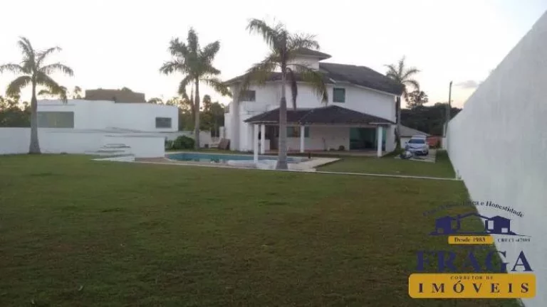 Imagem CASA COND. FECHADO C/ 530M² | 4 SUÍTES | 6 VAGAS