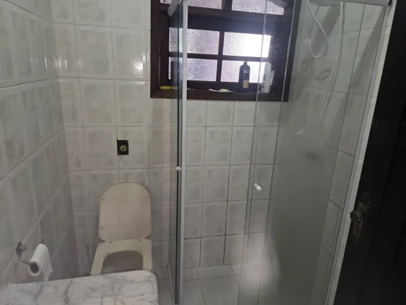 Imagem Excelente Casa em Itanhaém a poucos passos do mar, 141,40M², 2 Dorms, 1 Suíte, 10 Vagas, Jardim.