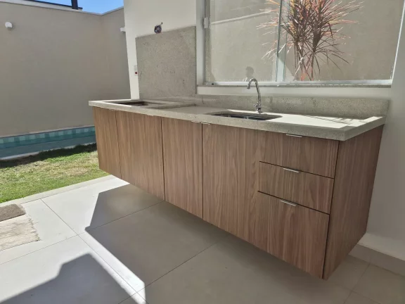 Imagem Casa à venda ou para alugar com 4 quartos, sendo 3 suítes, em Vila Petrópolis, Atibaia - SP