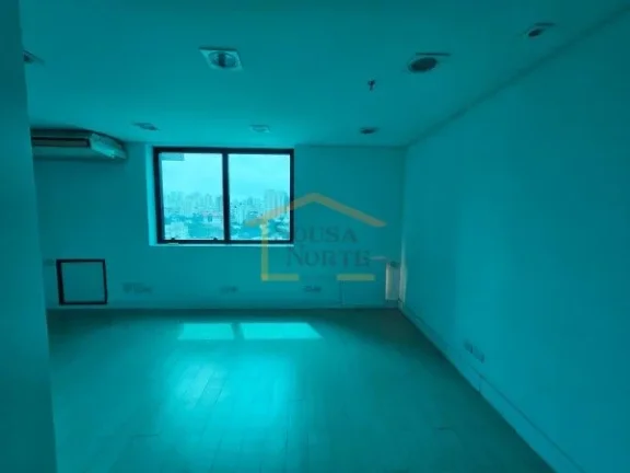 Imagem Sala comercial com 82m², composta pela junção de duas salas.
2 banheiros, ar condicionado, 2 vaga...