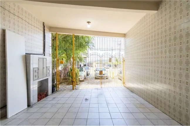 Imagem Casa a venda no Jardim Mutinga, com piscina, excelente para renda extra.