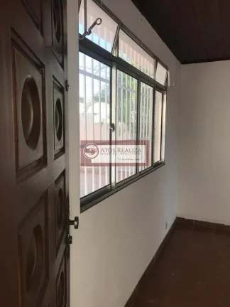 Imagem VENDO casa térrea na região do Sesc Interlagos, terreno de 300m², ACEITA PERMUTA. Vendo casa térreo na região de Interlagos, imóvel ideal para investidores, construir para renda, imóvel Atual, casa térrea com 2 Dormitorios, suite de empregada, 6 vagas de 