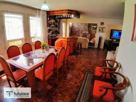 Casa com 4 dormitórios à venda, 380 m² por R$ 950.000,00 - Xaxim - Curitiba/PR