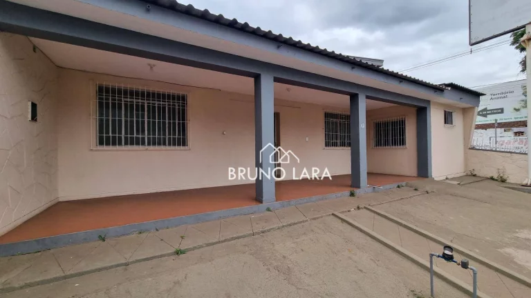 Casa disponível para locação no Centro – Igarapé/MG.