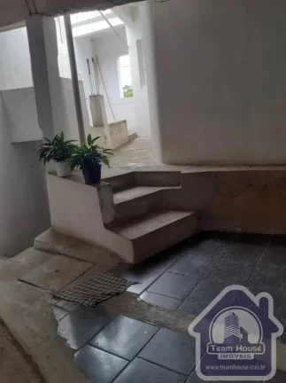 Imagem Casa com salão comercial a venda no Pq. Umuarama em Suzano