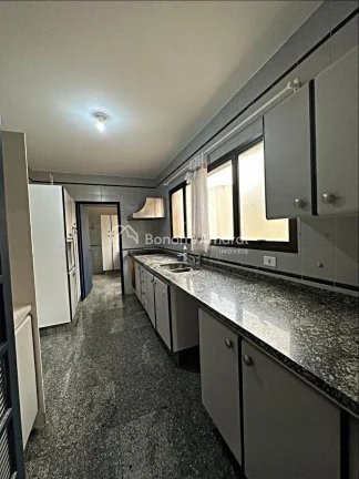 Imagem Viva com conforto e elegância neste amplo apartamento de 289m², ocupando andar inteiro, em uma das...