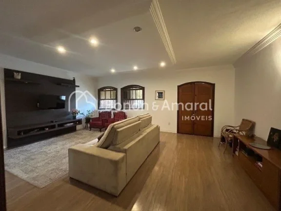 Imagem Casa térrea à venda no Jardim Santa Genebra, na melhor localização do bairro. O imóvel possui t...