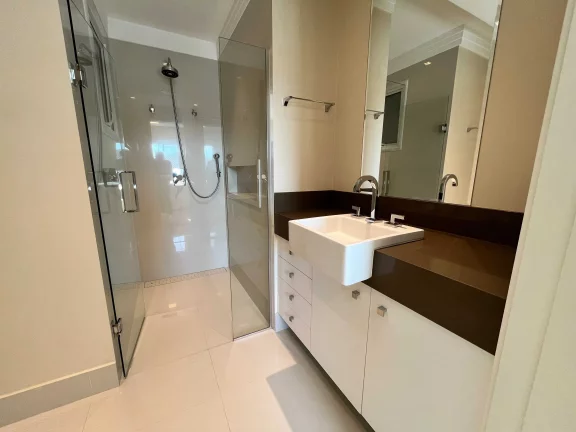 Imagem Apartamento com 4 suítes e 3 vagas de garagem em Balneário Camboriú/SC