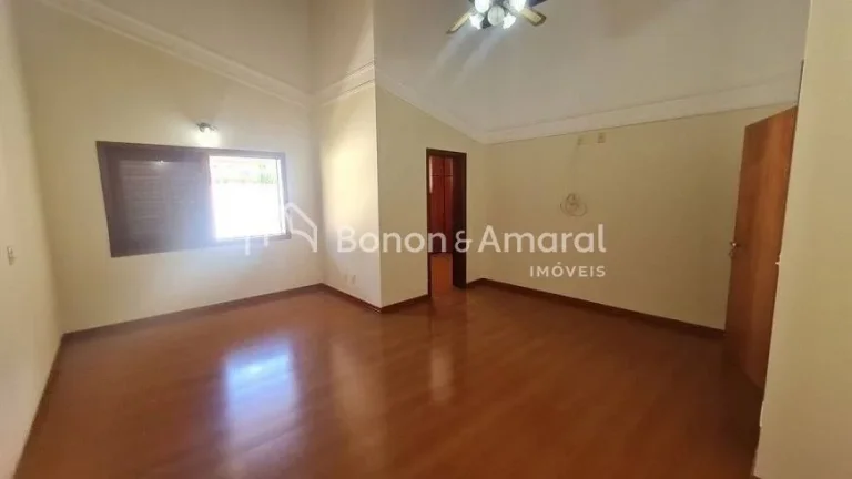 Imagem Casa em condomínio com 430 m² e 4 quartos