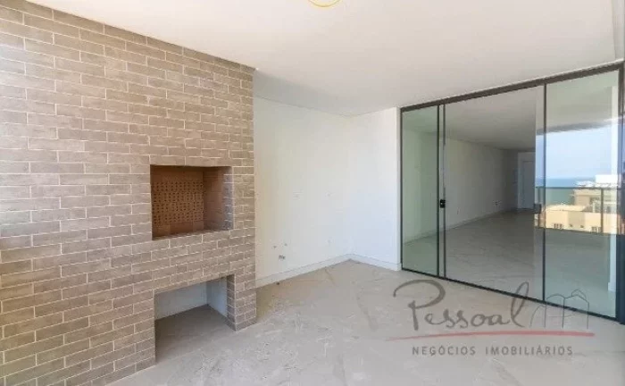 Imagem Sua espaçosa planta, três suítes, quatro banheiros, sacada ampla com churrasqueira e a vista magn...