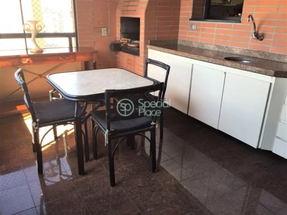 Imagem Ótimo apartamento com 273m² em Moema em rua tranquila. Amplo living para três ambientes com terra...